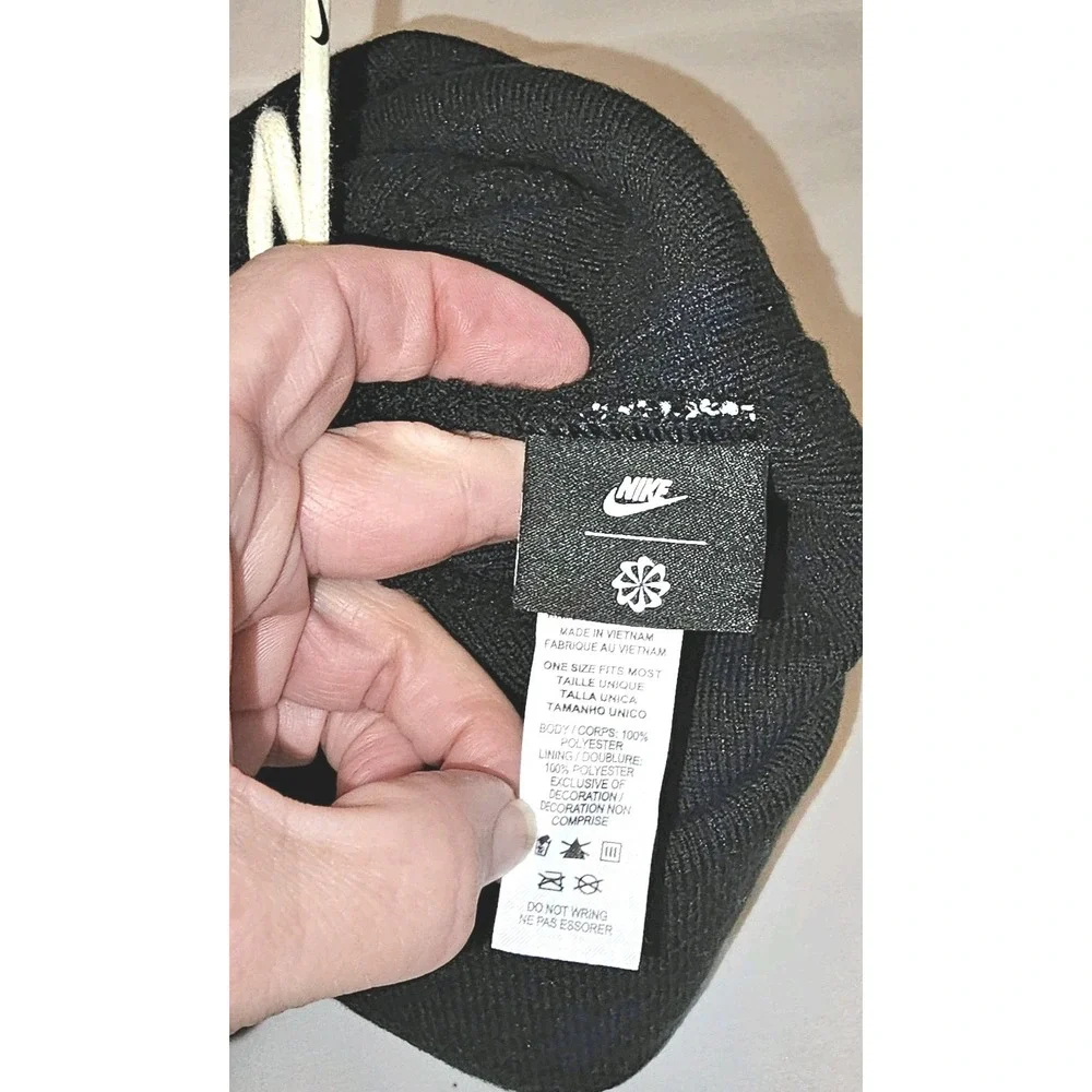 NWT Youth Nike Peak Fair Isle Beanie Black White Red With Black White Removable